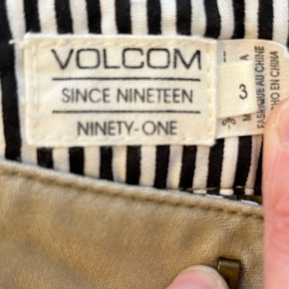 Volcom Women's Tan Shorts size 3 - Picture 4 of 4